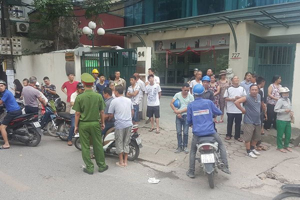 Picture 2 of Earthquake in Hanoi, high-rise apartment shaking
