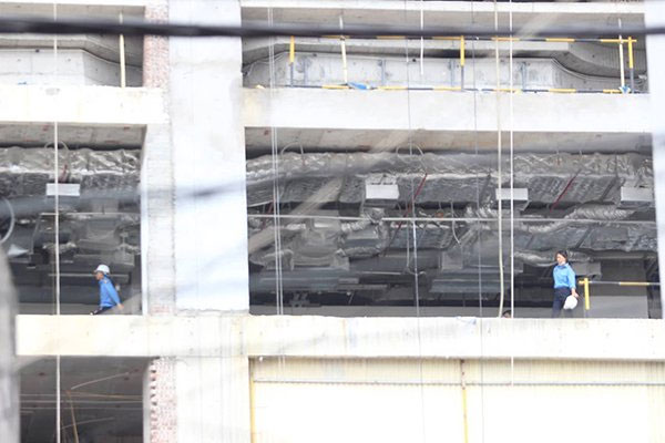 Picture 6 of Earthquake in Hanoi, high-rise apartment shaking