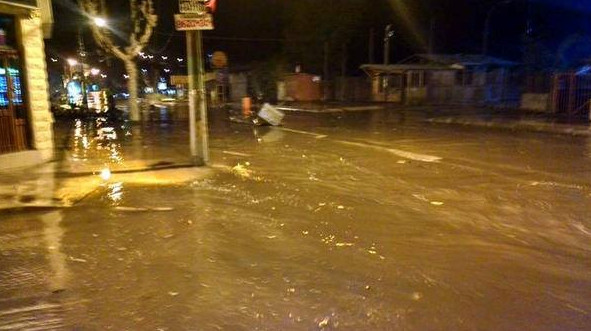 Picture 8 of Earthquake with tsunami in Chile, 5 people died