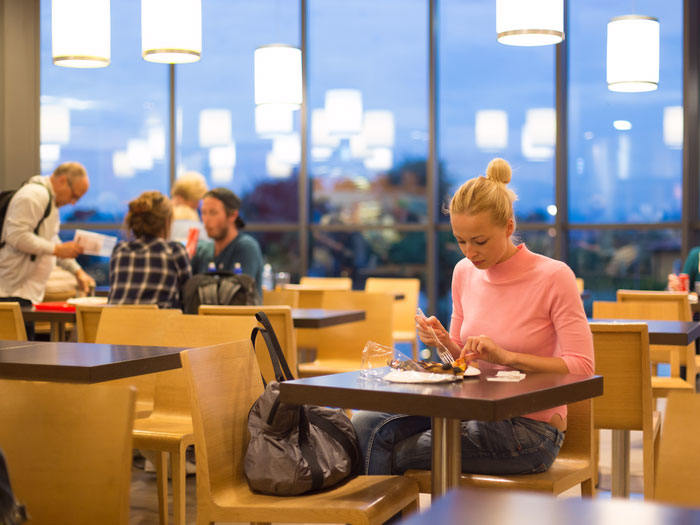 Picture 3 of Eating alone is really harmful?