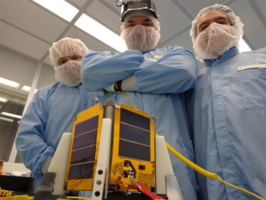 Picture 1 of Ecuador tried to save the satellite and hit the universe