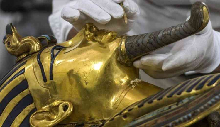 Picture 1 of Egypt plans to move the treasures of Pharaoh Tutankhamun