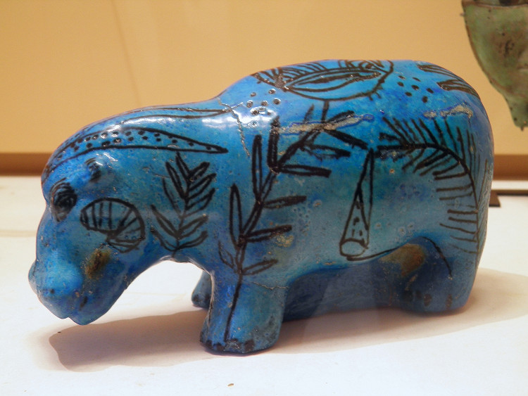 Picture 3 of Egyptian blue 'alive' from the tomb