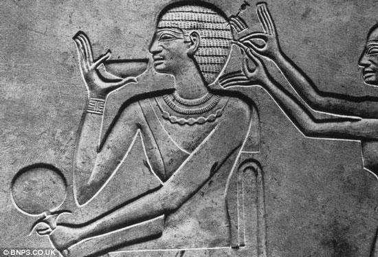 Picture 3 of Egyptians know how to use hair gel from 3500 years ago