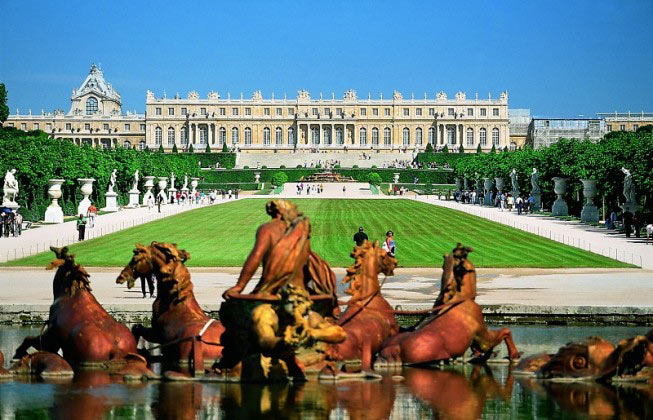 Picture 10 of Electricity Versailles - France