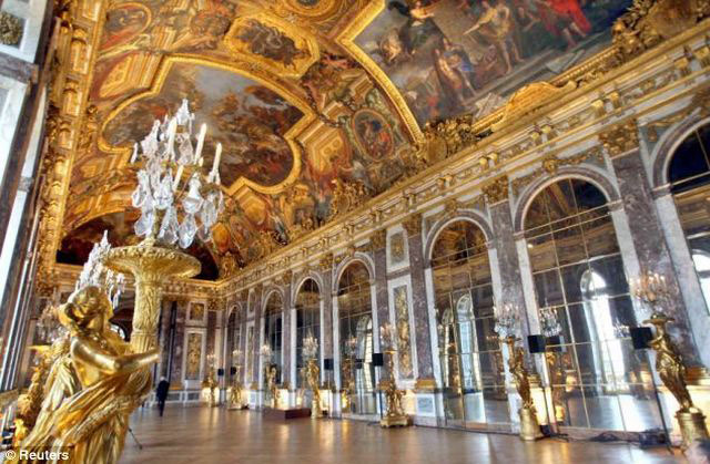 Picture 15 of Electricity Versailles - France