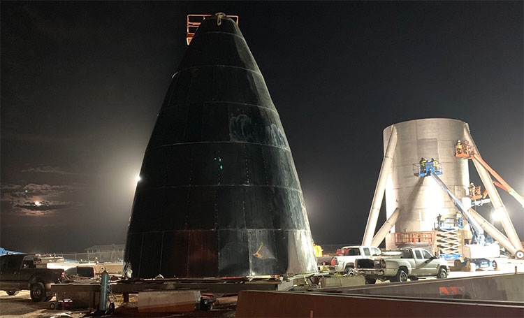 Picture 1 of Elon Musk revealed the image of a spacecraft that can carry 100 people on Mars
