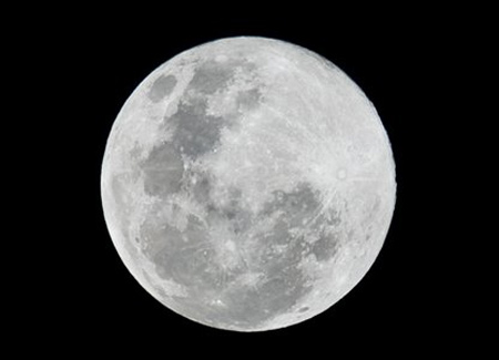 Picture 9 of Enjoy the biggest moon in over a decade