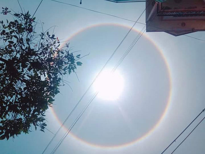 Picture 3 of Enjoy the halo phenomenon that surrounds the sun in Quang Nam