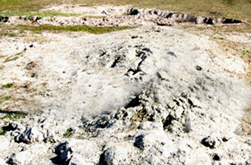 Picture 1 of Erupting land in Ninh Thuan