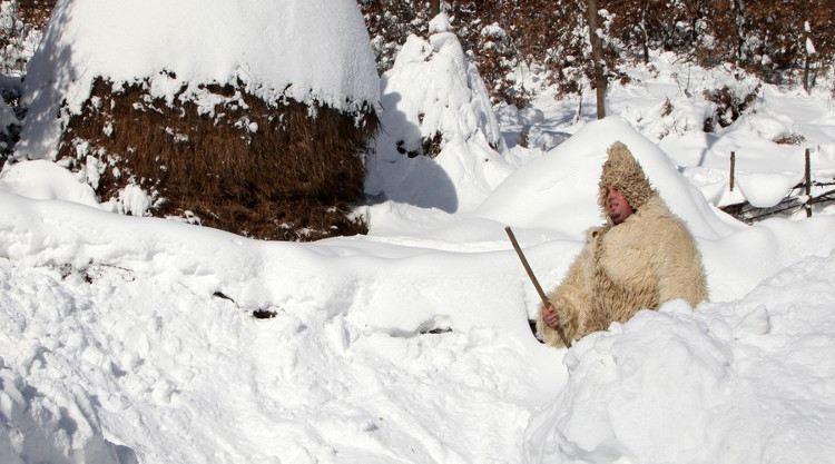 Picture 12 of Europe sinks in the snow and ice between