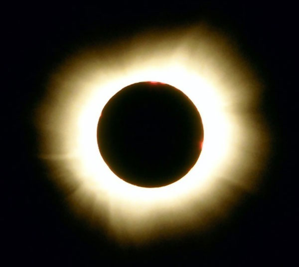 Picture 1 of Europe's largest total solar eclipse is coming since 1999