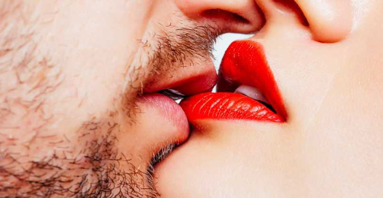Picture 2 of Everyone's lips are tilted to the right and this is the reason