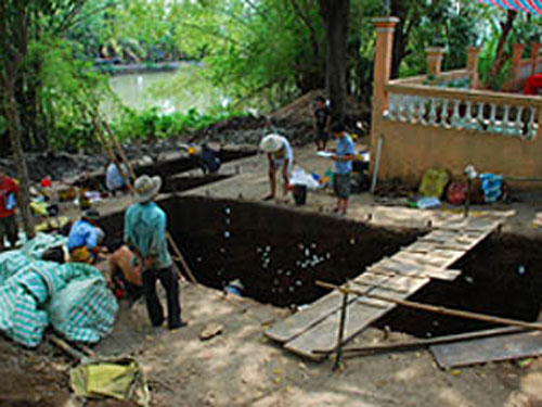 Picture 1 of Excavating a latrine for more than 3,500 years in Vietnam