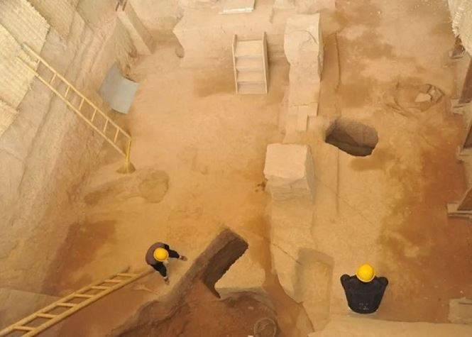 Picture 5 of Excavating grave neck, finding Cao Cao remains?