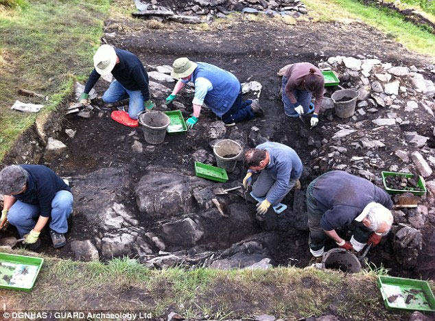 Picture 2 of Excavating the forgotten kingdom in Scotland