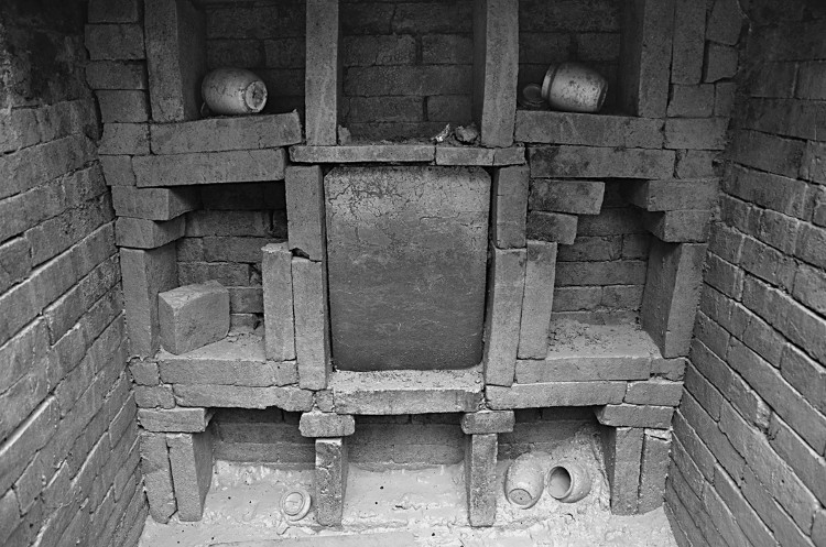 Picture 3 of Excavation of 800-year-old tomb, unexpectedly discovered precious treasures