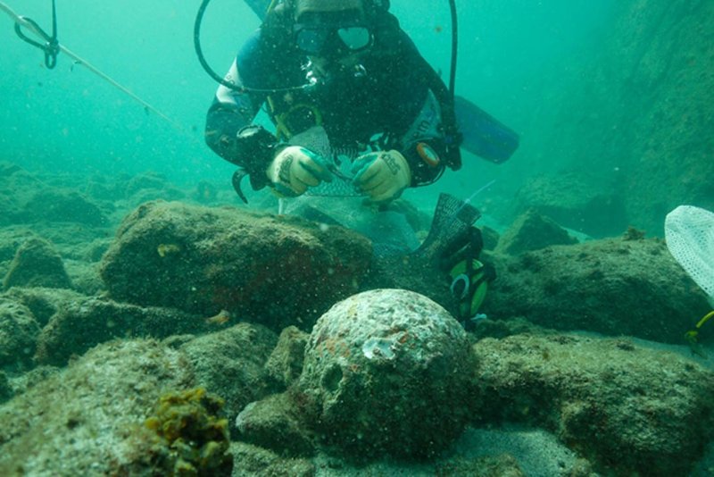 Picture 1 of Excavation of shipwrecks for 500 years carrying