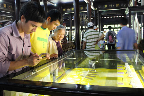 Picture 9 of Exhibition of antiques of the Nguyen Dynasty