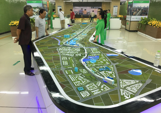 Picture 14 of Experience the first real elevated railway station in Vietnam