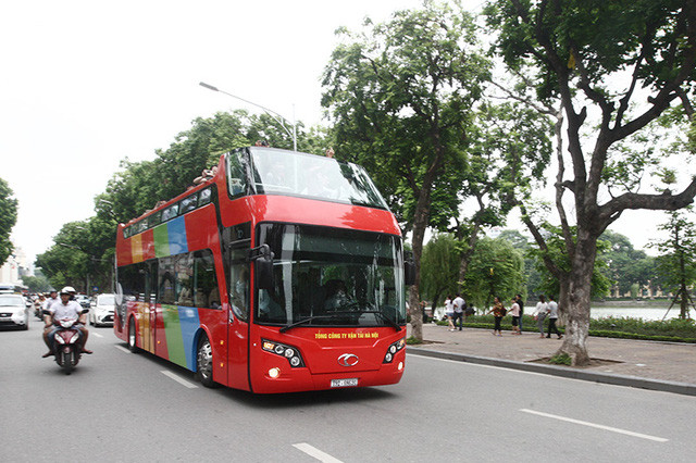 Picture 12 of Experience the first two-floor convertible bus in Hanoi