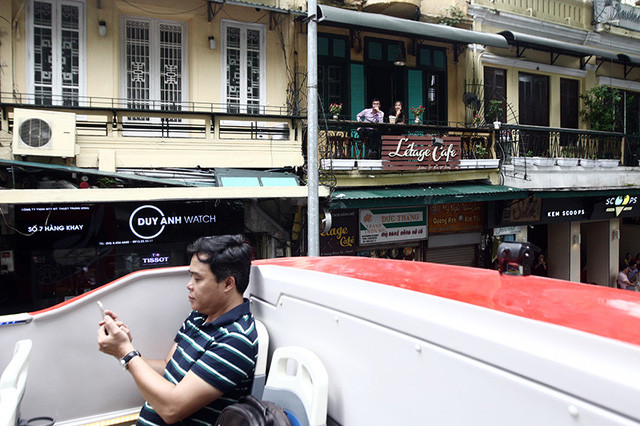 Picture 18 of Experience the first two-floor convertible bus in Hanoi
