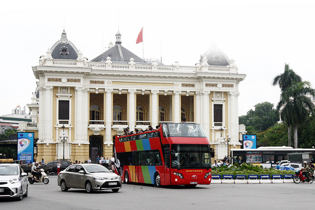 Picture 7 of Experience the first two-floor convertible bus in Hanoi