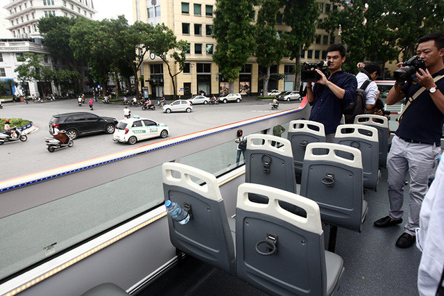 Picture 9 of Experience the first two-floor convertible bus in Hanoi