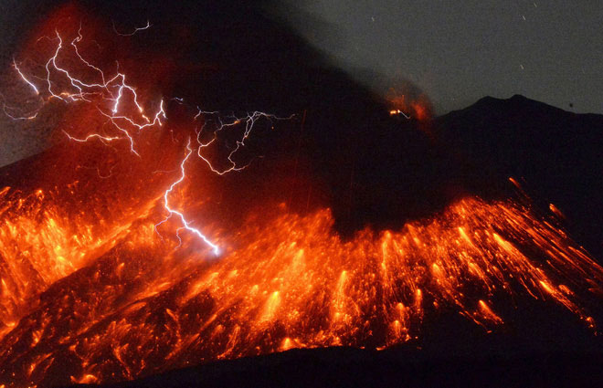 Picture 4 of Experimenting with 13,000-year-old ash and ash, scientists investigated why volcanic lightning formed