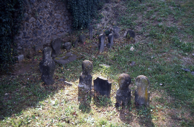 Picture 2 of Explain the mystery of the ancient tombs in Pompeii