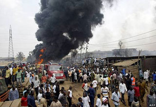 Picture 2 of Exploding oil pipes in Nigeria killed 260 people