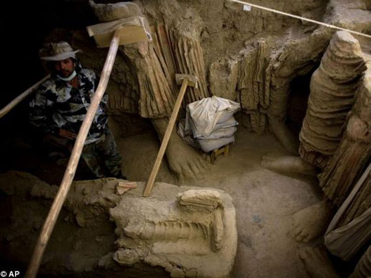 Picture 8 of Exploiting copper, discovering an ancient monastery 2,600 years