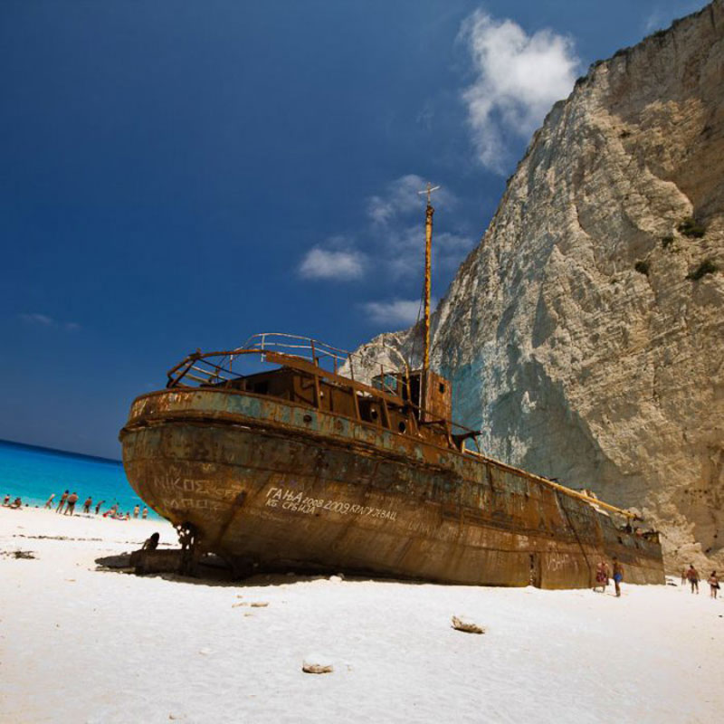 Picture 4 of Explore the beautiful island of paradise in