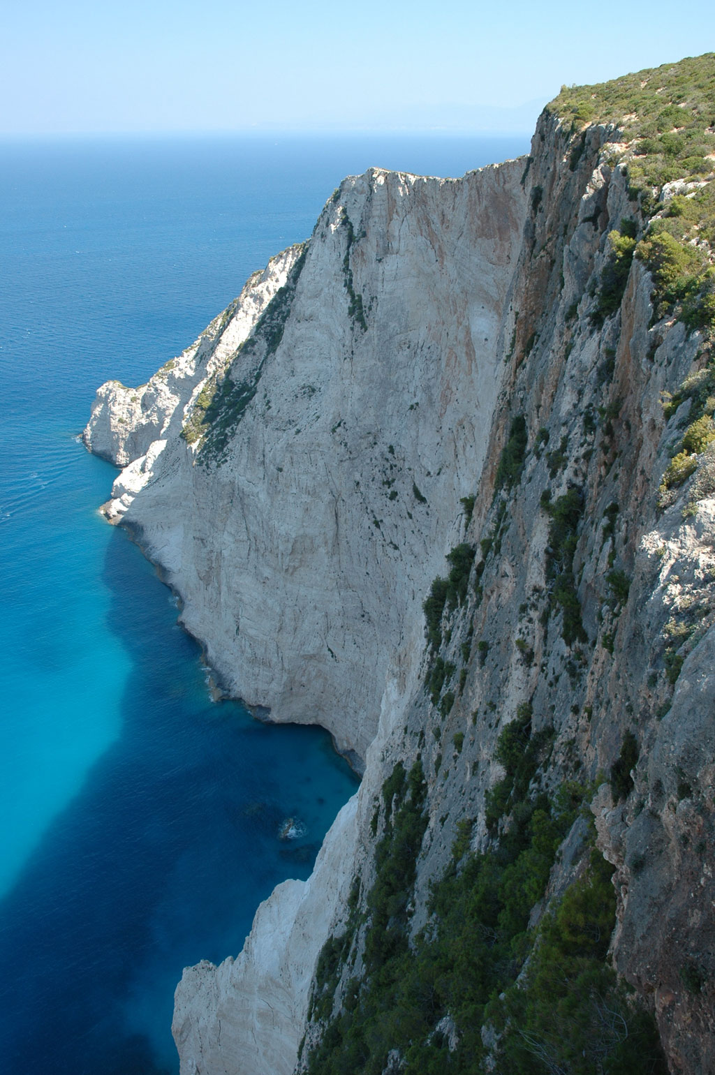 Picture 8 of Explore the beautiful island of paradise in