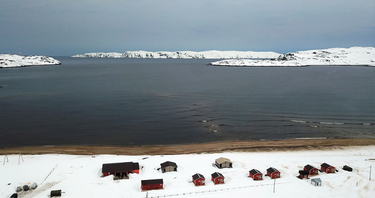 Picture 10 of Explore the snow-covered village in the Arctic region