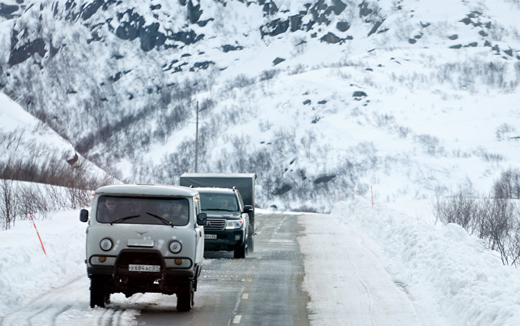 Picture 8 of Explore the snow-covered village in the Arctic region