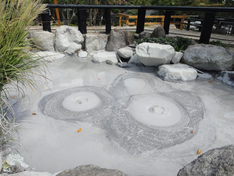 Picture 4 of Explore the strange 'earthly hell' city in Japan
