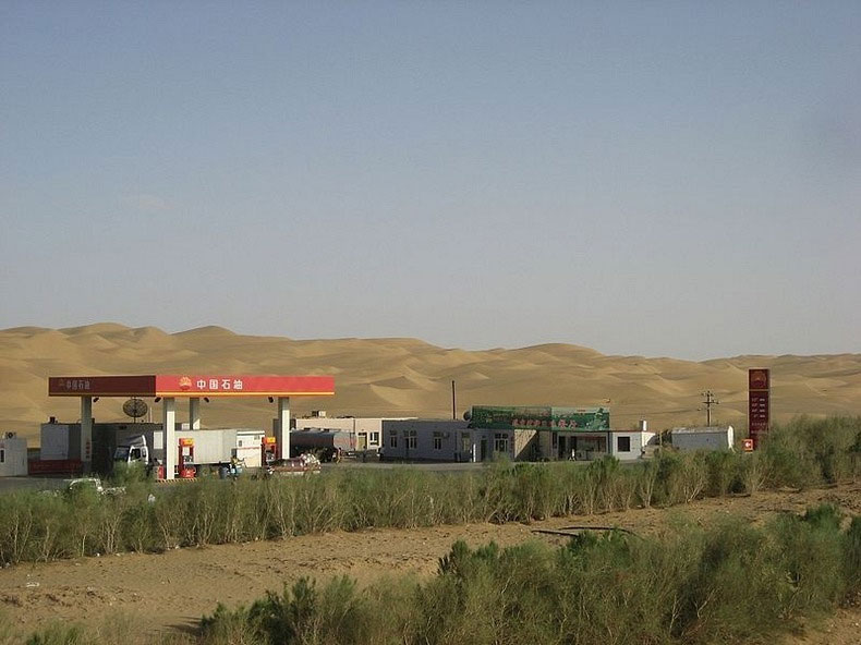 Picture 11 of Explore the world's longest desert highway