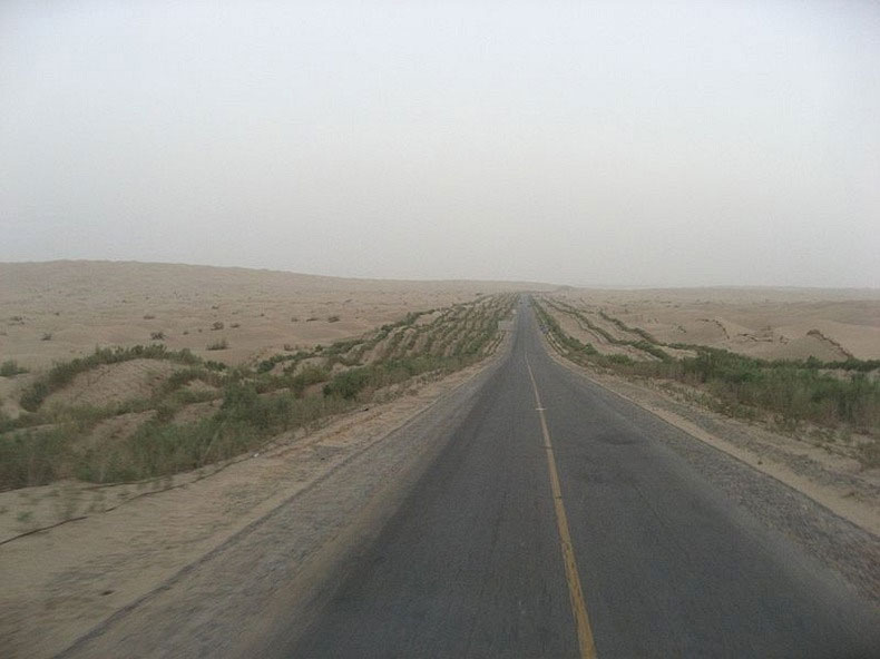 Picture 12 of Explore the world's longest desert highway