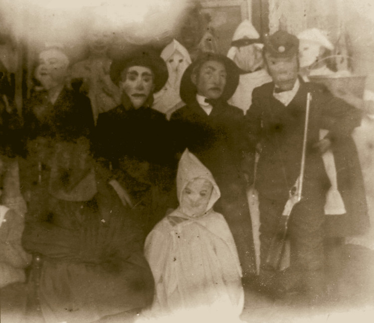 Picture 8 of Extremely rare photos: Halloween festivals from 1900 to 1920