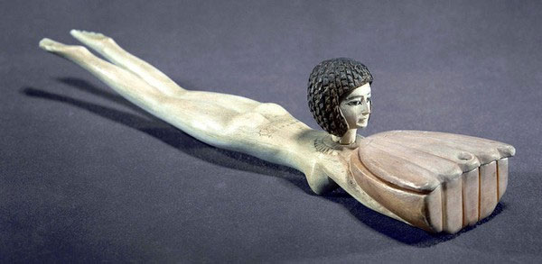 Picture 6 of 'Falling back' about women defying to whiten skin from ancient needles