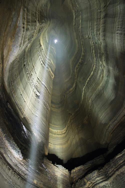 Picture 8 of Famous caves in the world