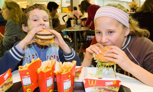 Picture 1 of Fast food can reduce a child's academic performance