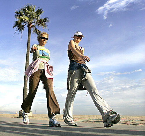 Picture 1 of Fast walking helps prevent the risk of cancer