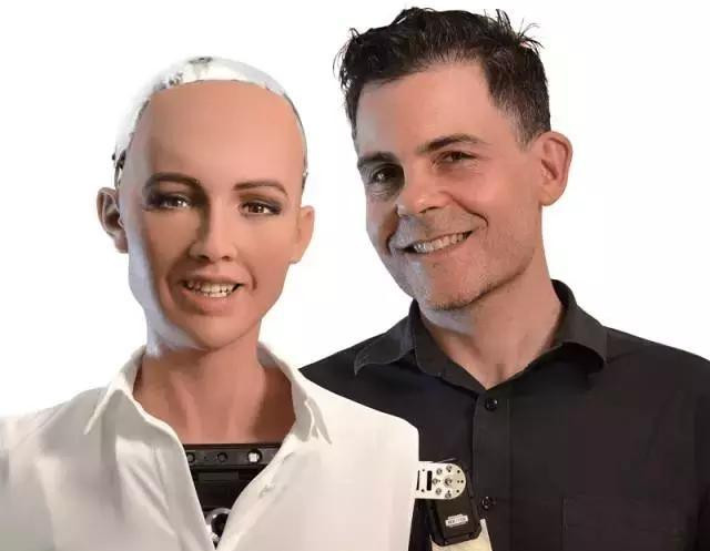 Picture 1 of Father robot Sophia: people will marry robots in 2045