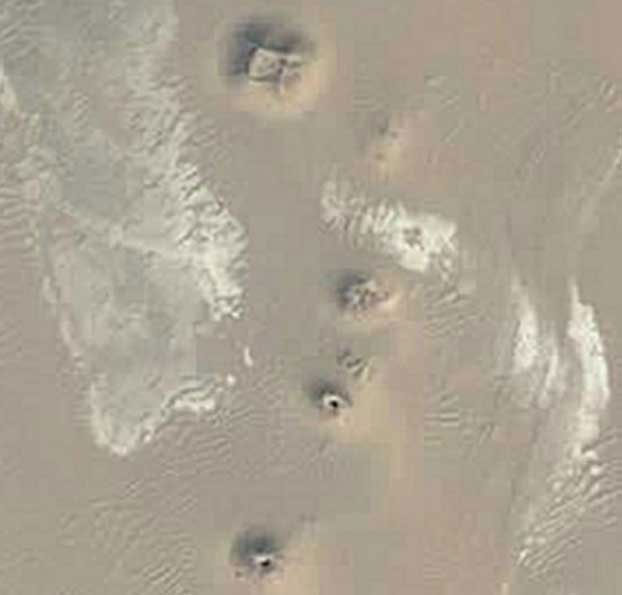 Picture 3 of Find 2 missing Egyptian pyramids