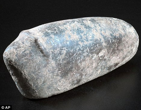 Picture 2 of Find a 9,000-year-old animal statue
