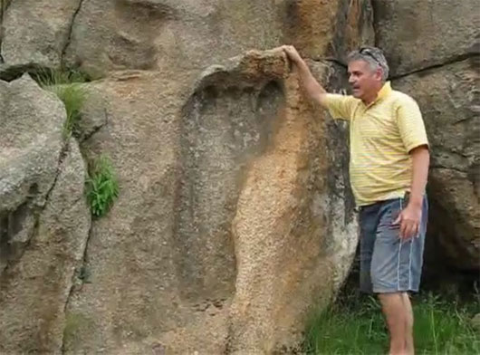 Find ancient giant footprints in Africa