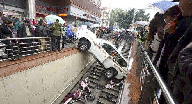 Picture 1 of Find out the cause of cars losing driver