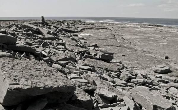 Picture 1 of Find out the secret of self-rolling rocks in Ireland